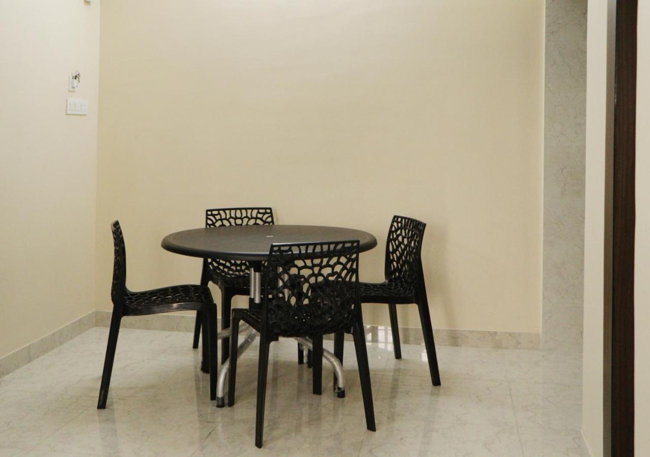 Radharani Apartment Калькутта Экстерьер фото